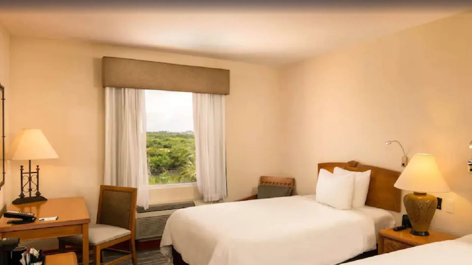 Four Points By Sheraton Santo Domingo La Caleta Hotel