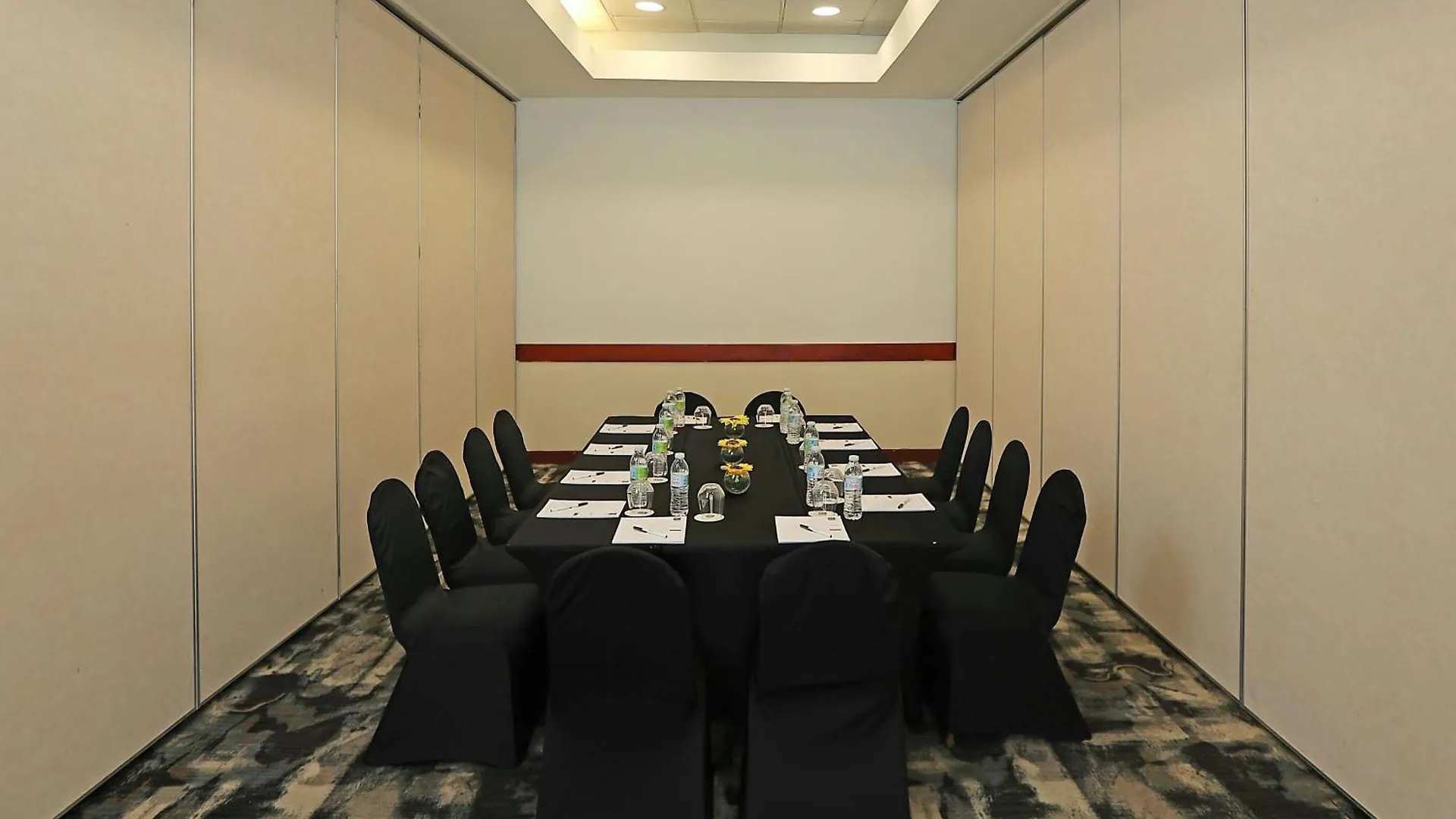 Four Points By Sheraton Santo Domingo La Caleta Hotel