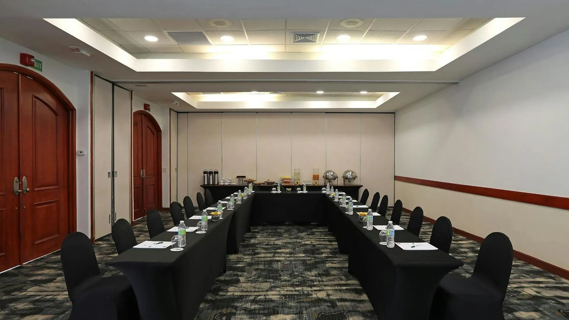 Four Points By Sheraton Santo Domingo La Caleta Hotel